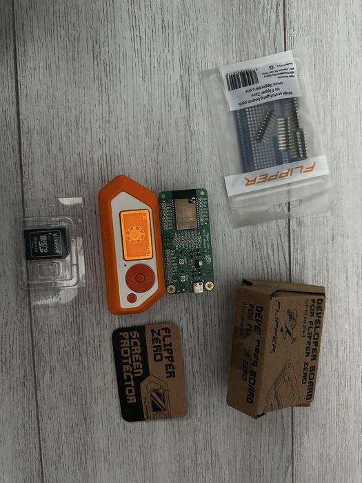 Flipper zero+Всички аксесоари+momentum firmware