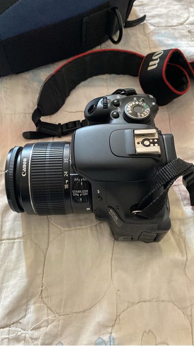 Canon EOS 600D с объективом