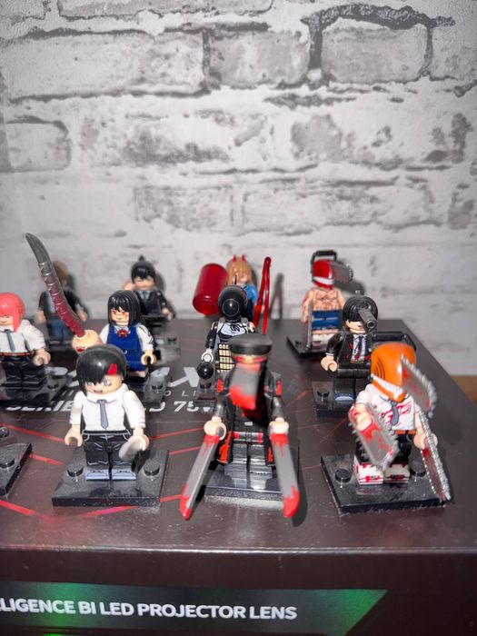 Продам лего человек бензопила