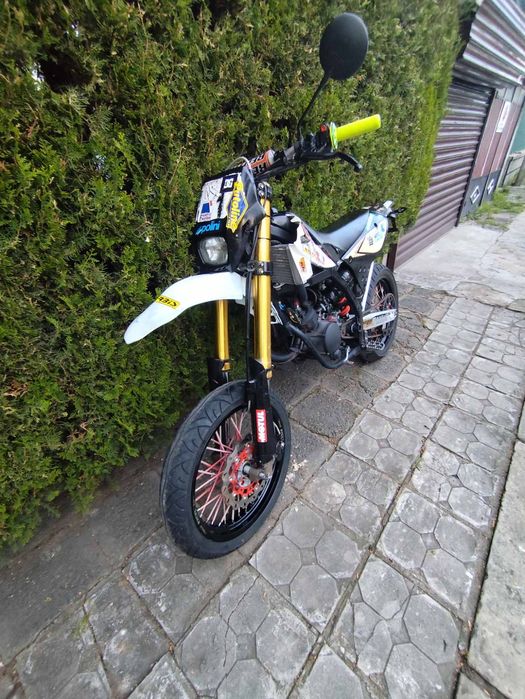 Fanatic Motor 50 Супермото с 6 скорости.