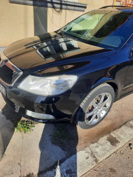 Vând skoda Octavia premia