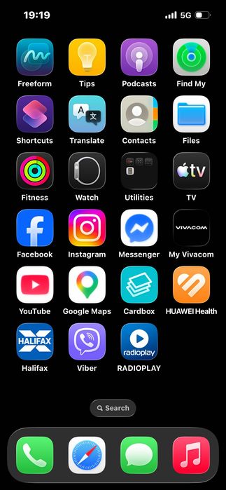 Телефон  iPhone 13