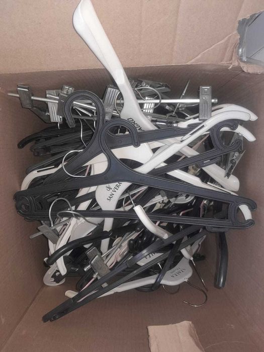 Вешалки для вещей