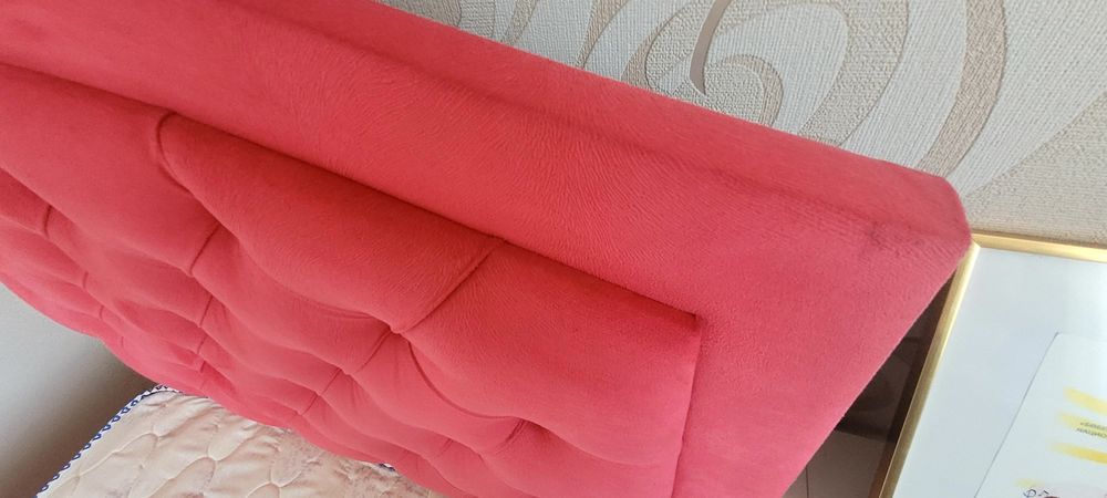 Кровать для девочки. Цвет фуксия 1,1х2м