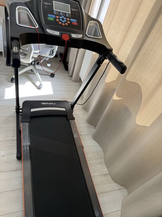 Продам беговую дорожку Genau TR50