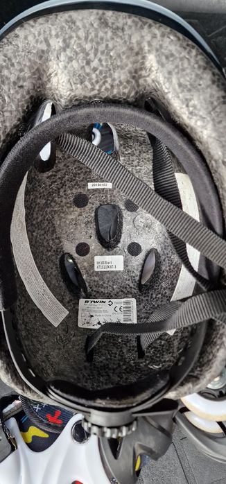 Role unisex cu cască