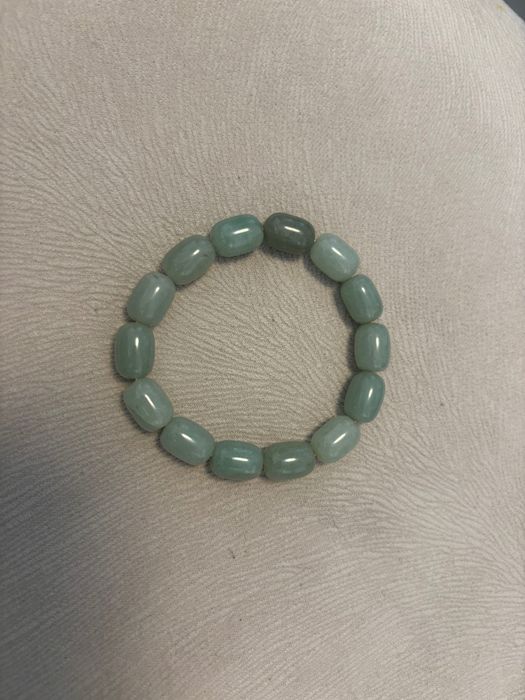 Гривни от естествени камъни