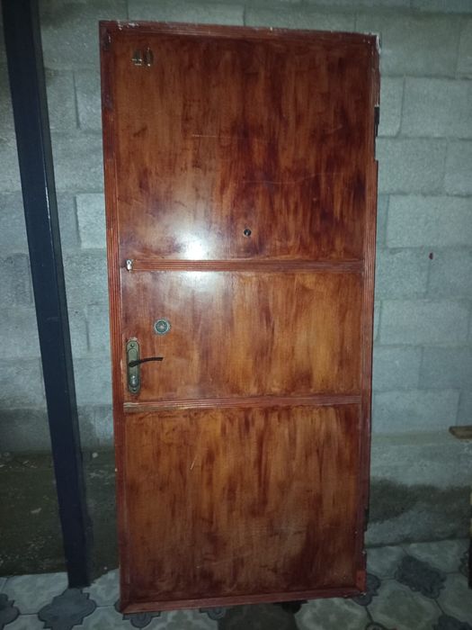 Двери.   25000тг