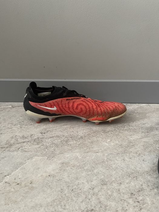 Продавам NIKE phantom