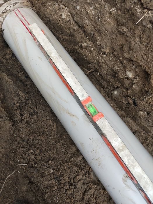 Копаем траншеи под водапровод и под кабель