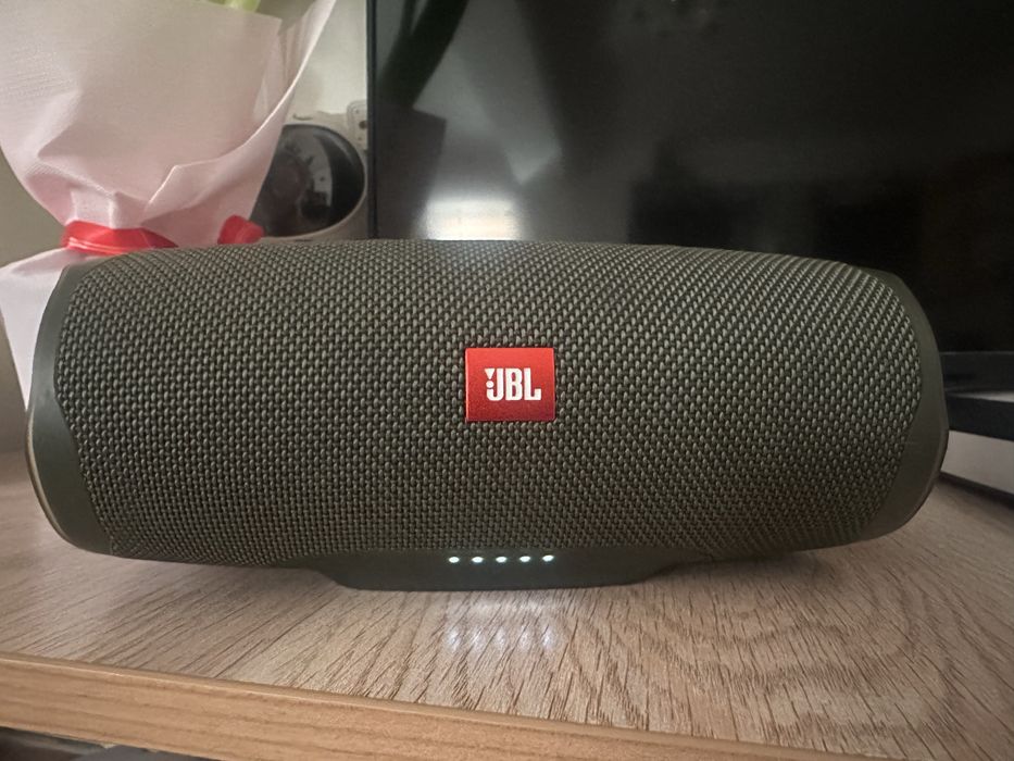 Колонка JBL charge 4
