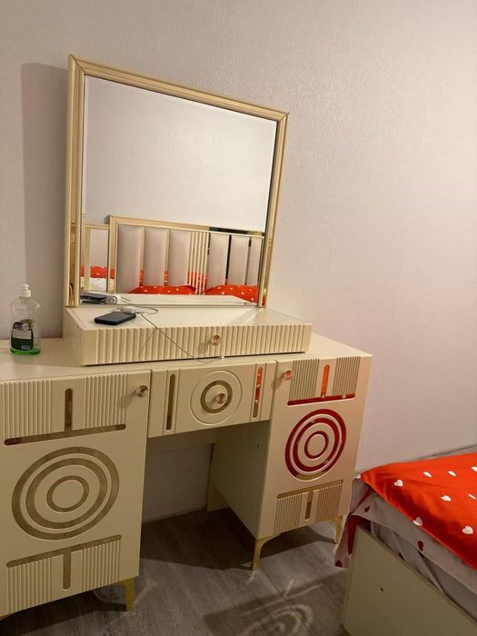 Спальни гарнитуры