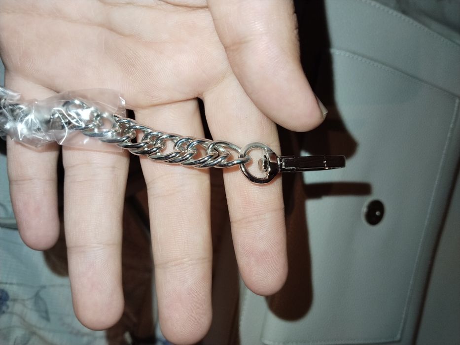 Yangi ayollar sumkasi sotiladi !