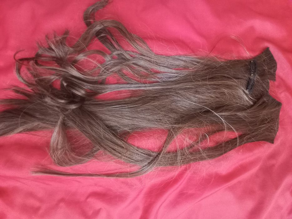 Продаю парики натуральный волосы 100%.