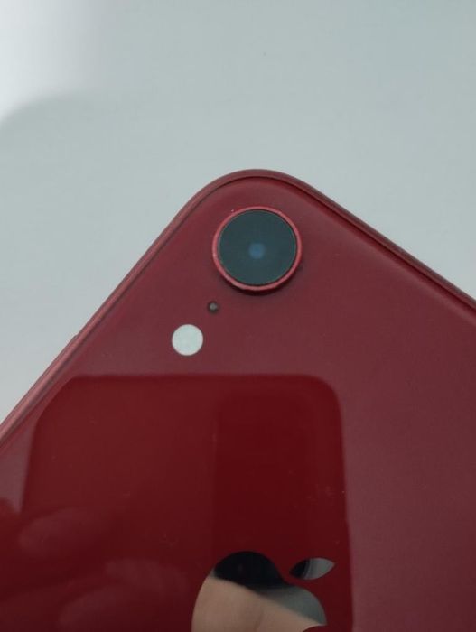 iPhone XR.          .