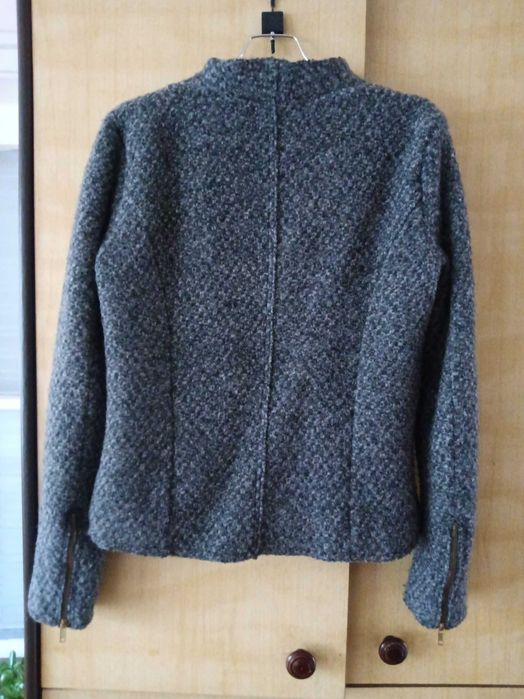 Есенно Сако Том Тейлър