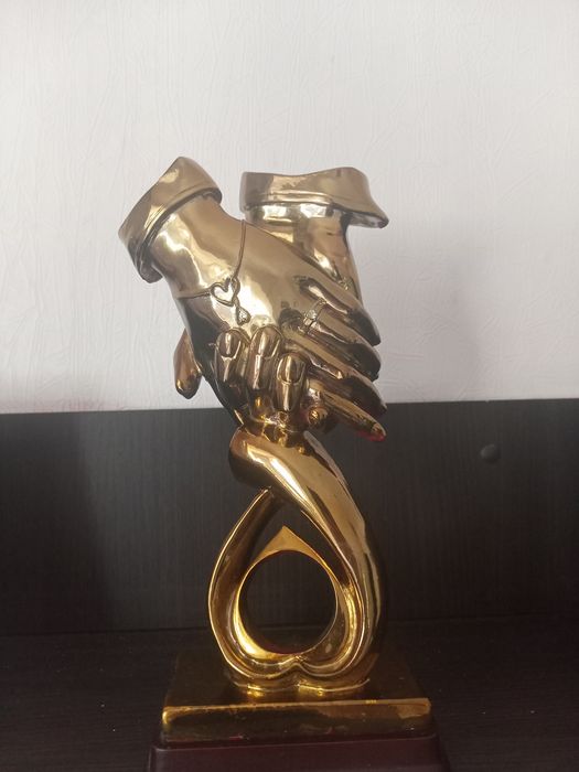 Продам статуэтку