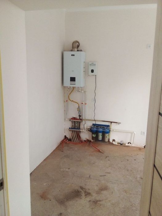 Уй сотилади. 12 соток.