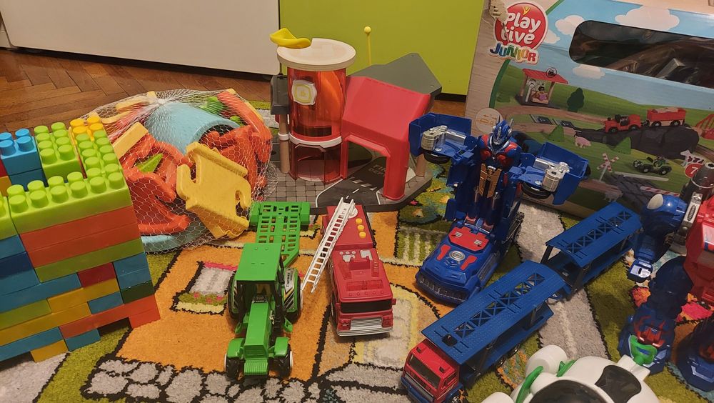 Lot jucarii, caine robot, masini robot, circuit masini