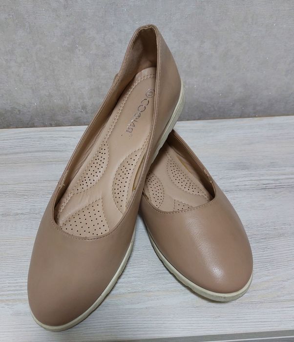 Женская  обувь .