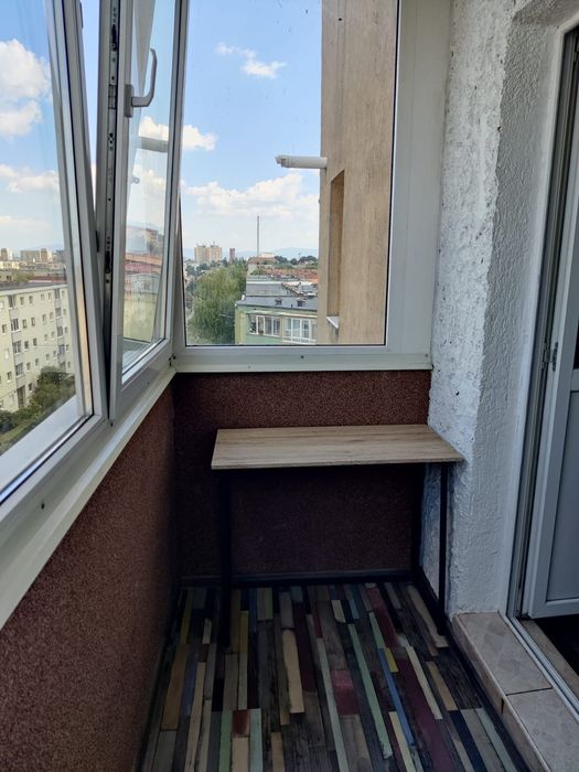 Închiriez garsoniera Cerna, Tractorul