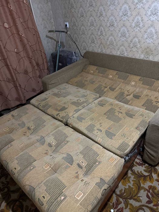 Продается двуспальный диван-кровать