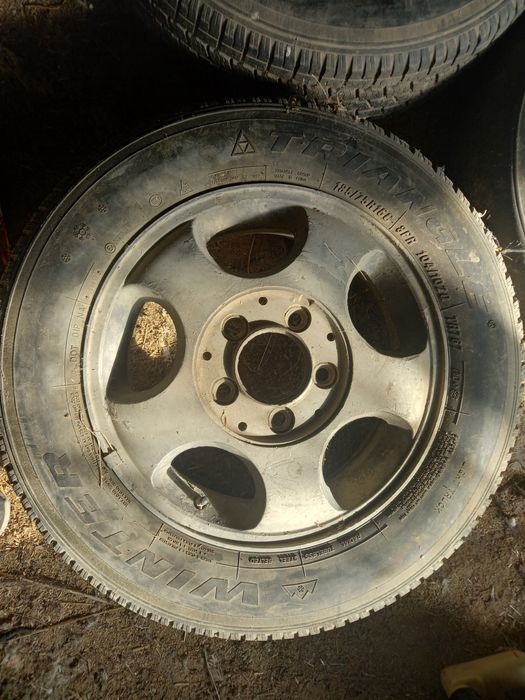 Комплект шин с дисками