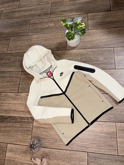 Nike tech fleece bej
