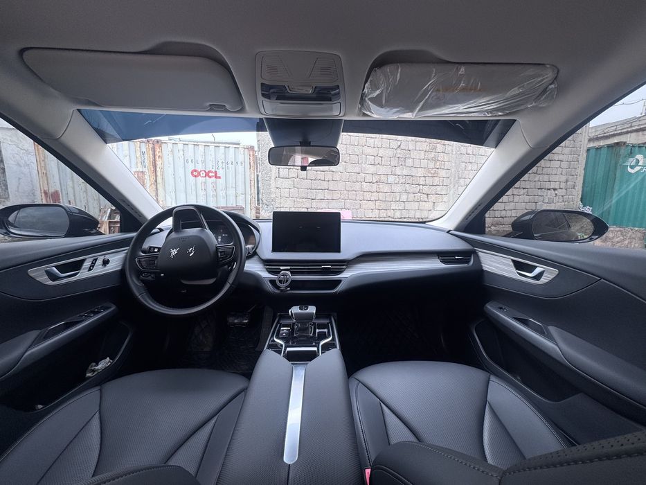 Hongqi E-QM5  500 talik