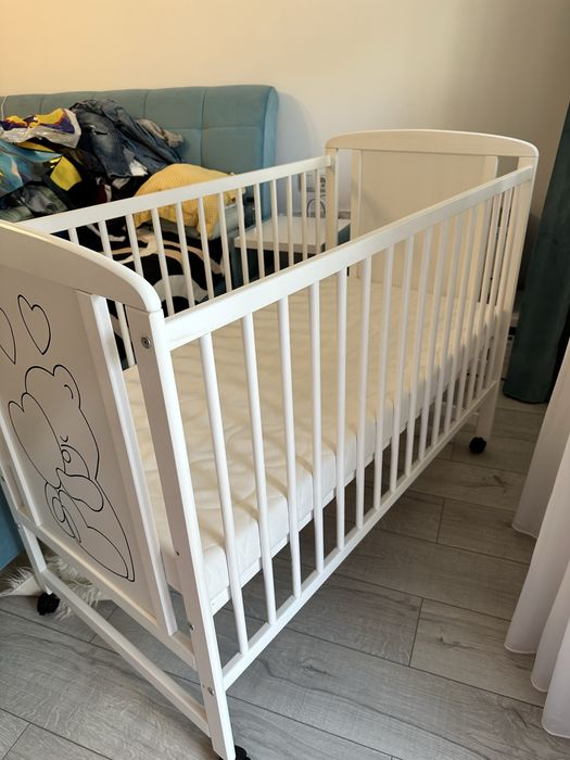 Vand patut bebe, cu saltea Ikea si baldachin
