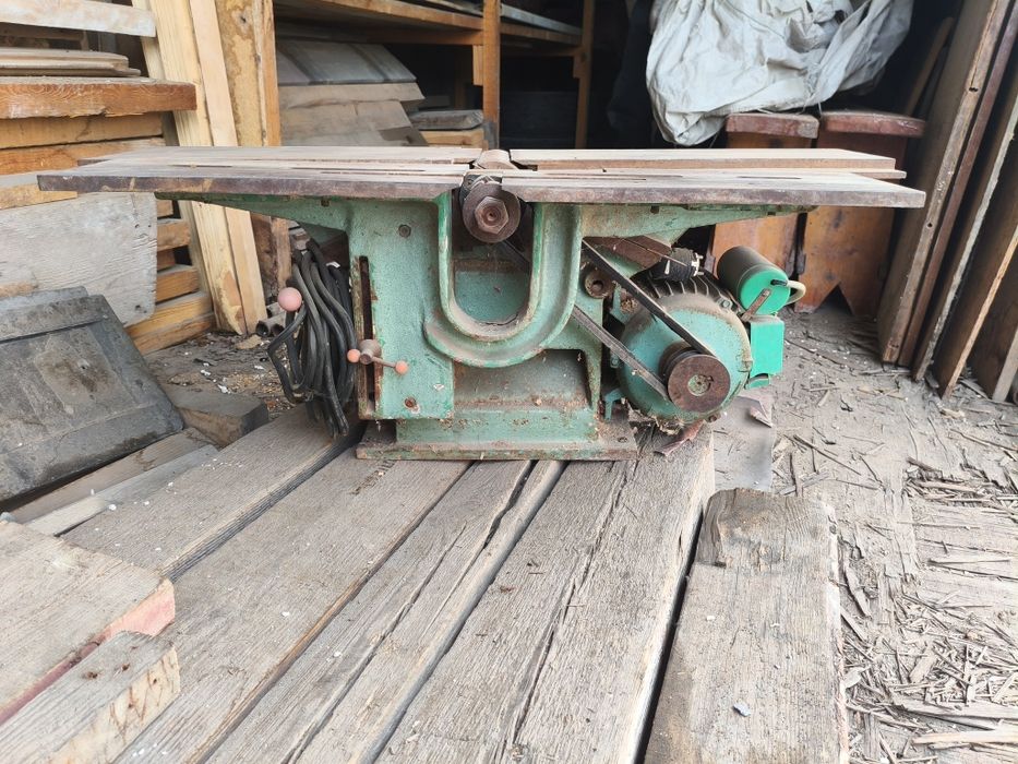 Циркулярный станок (пила)