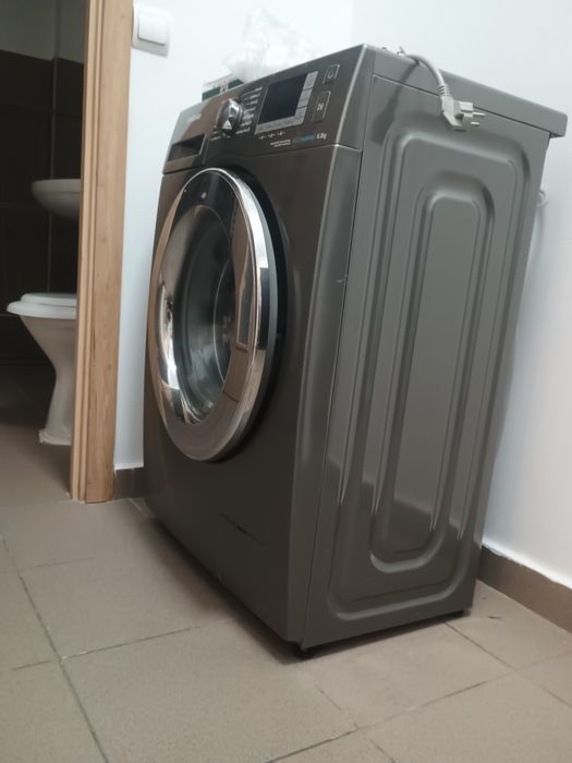 Închiriez garsonieră