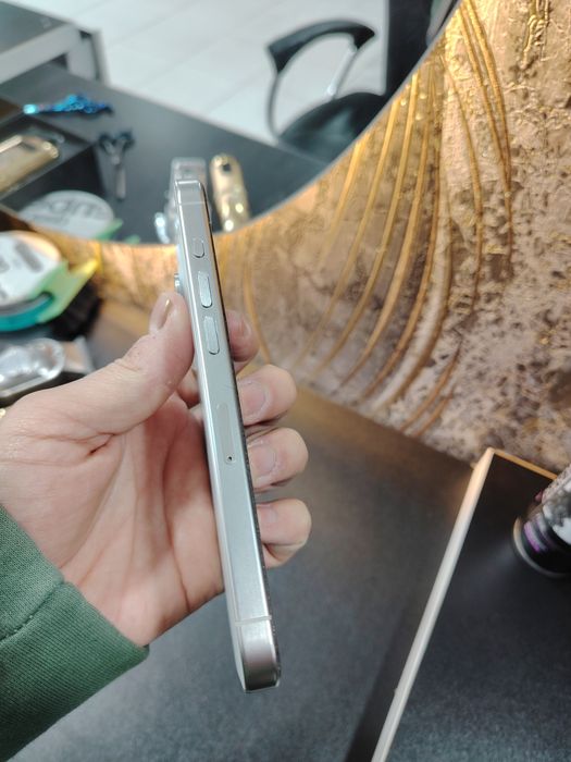 Iphone 15 pro holati ideal