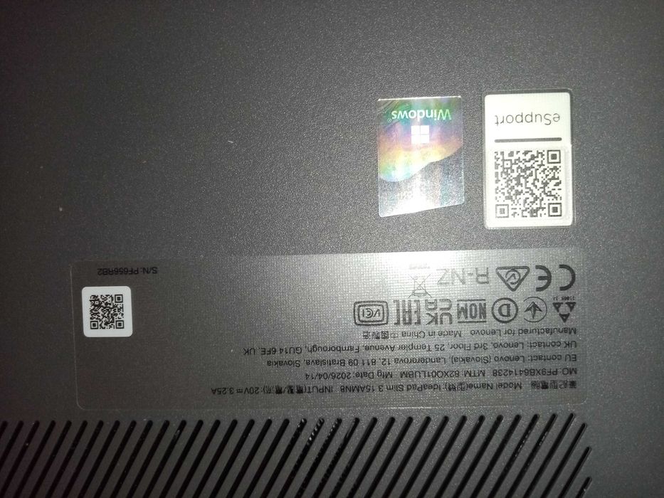 Lenovo IdeaPad (Slim 3) – Ryzen 5 / 40 / 7520U 16GB DDR5 / 512GB SSD 512 GB NVMe SSD 15.6"  AMD Radeon™ 610M