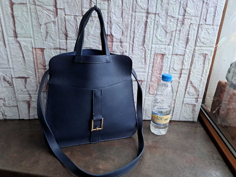 дамска чанта,малка тъмно синя чантичка