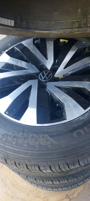 Оригинални гуми с джанти за VW Touareg 235/65R18 110V