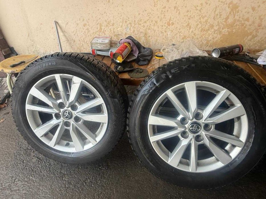 Продам зимние шины с дисками