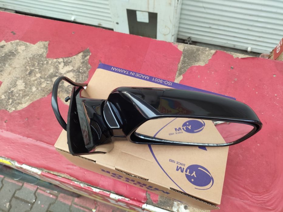 Камри 20,25 евро зеркало Тайвань