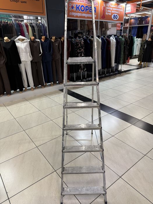 Продам стремянку, лестницу