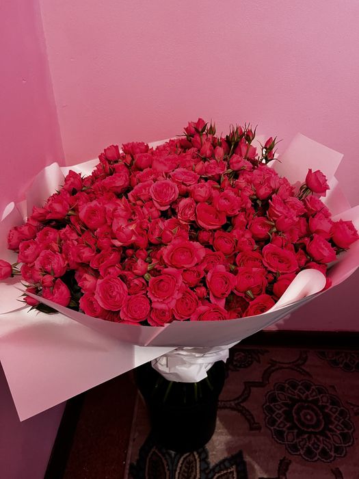 Цветы и шары свежие