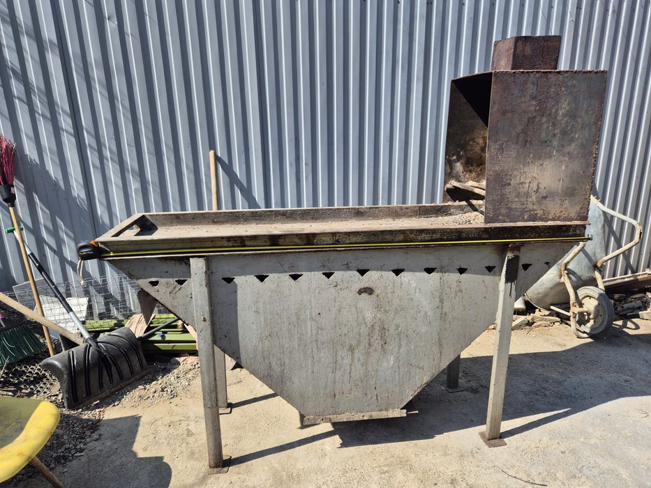 Продам мангал с вытяжкой (коммерческий / для бизнеса)