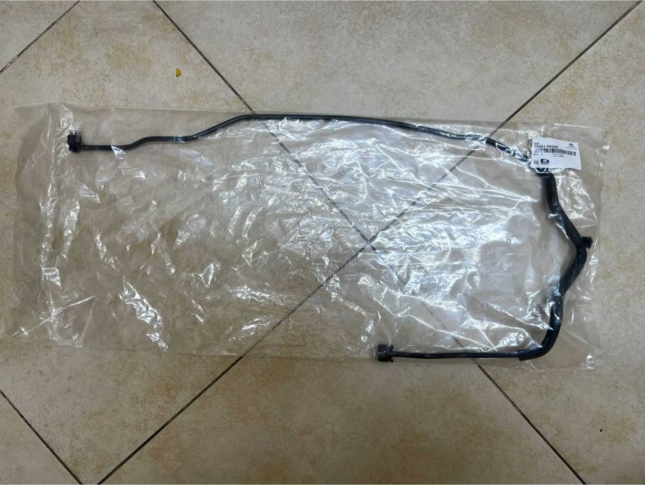 Шланг на расширитель бачка Hyundai Santa Fe 25451P6500 патрубок