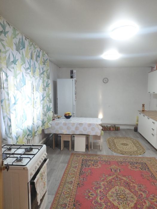 Продам дом на Мурате за магазином саида