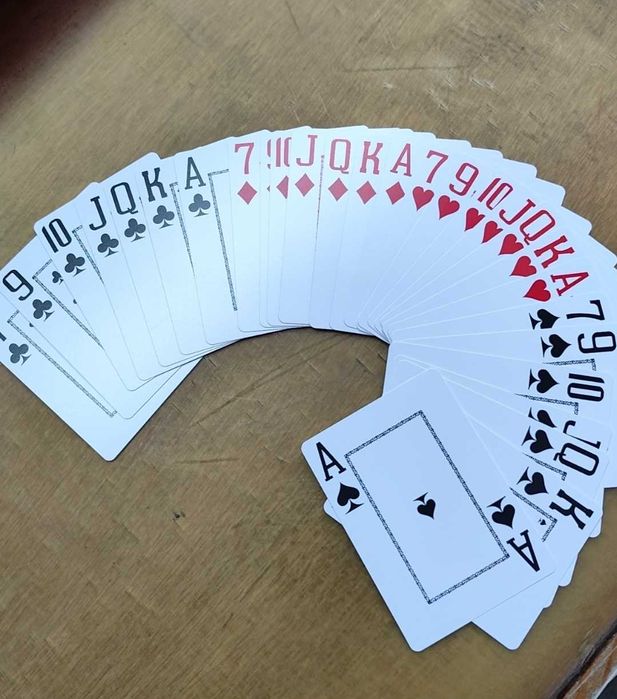 Карты игральные пластиковые