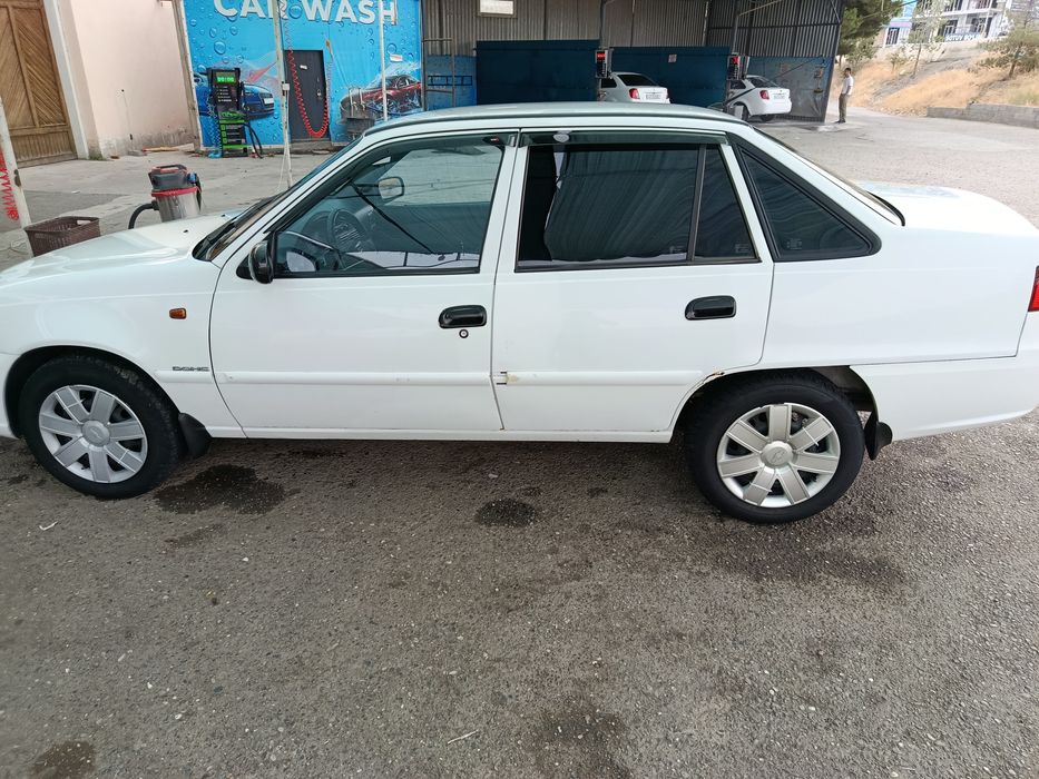 Нексия 2 сотилади 1.6