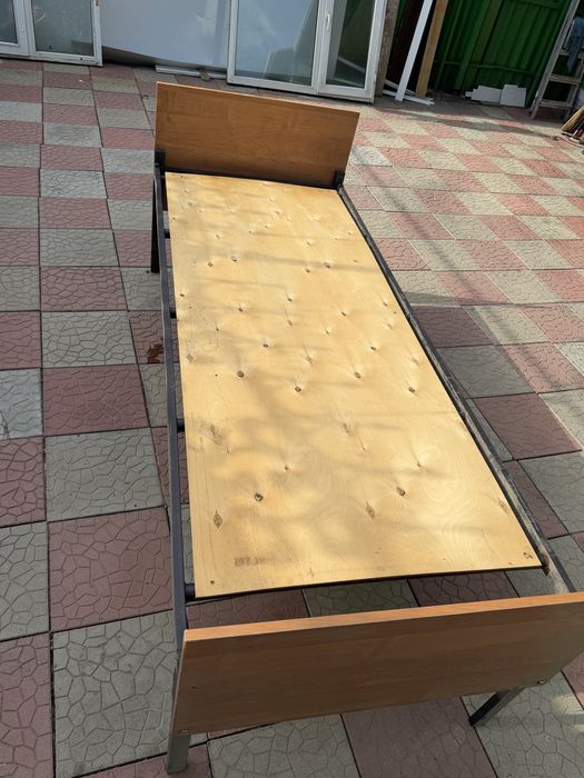 Продам кровати 2 шт