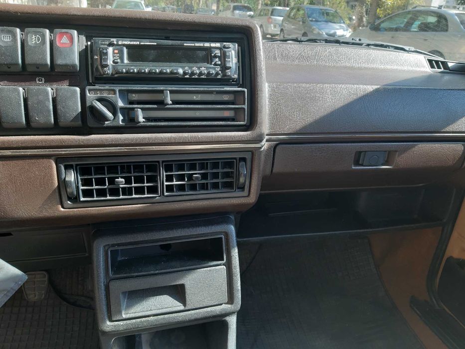 Автомобили и авточасти