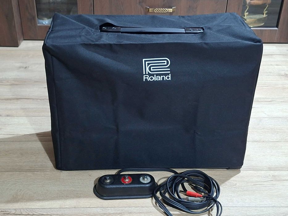 Vând Roland jc-40