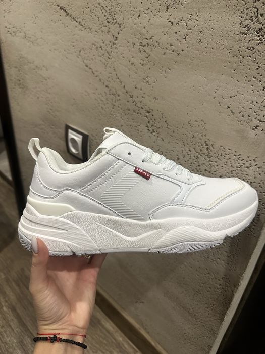 Мъжки бели кецове Levi’s