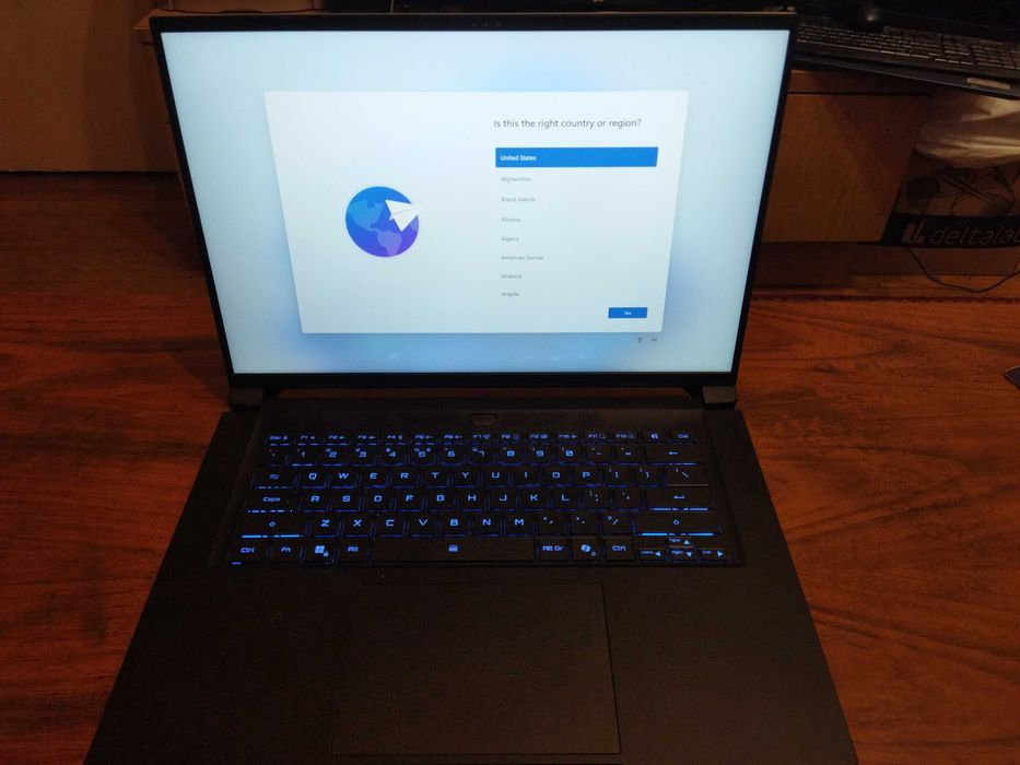 Gigabyte Aero X16, Ryzen AI 7 350, RTX5070, 2560x1600 165Hz, 100% sRGB